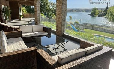 Casa en Arriendo en Los Quillayes Lago Rapel