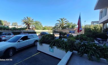 Arriendo Oficina, edificio moderno, en Maipú centro.