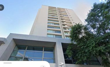 Arriendo Oficina, edificio moderno, en Maipú centro.