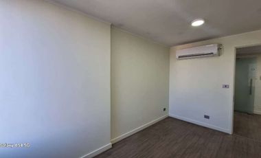 Arriendo Oficina, edificio moderno, en Maipú centro.