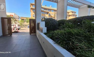 Arriendo Oficina, edificio moderno, en Maipú centro.