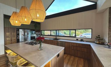 CASA CAMPESTRE VÍA SAN ANTONIO LA CEJA EN ARRIENDO