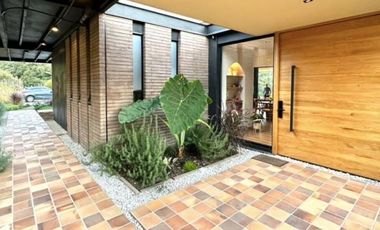 CASA CAMPESTRE VÍA SAN ANTONIO LA CEJA EN ARRIENDO