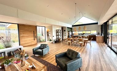 CASA CAMPESTRE VÍA SAN ANTONIO LA CEJA EN ARRIENDO