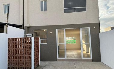 SE VENDE CASA EN VILLAS SAN FERNANDO