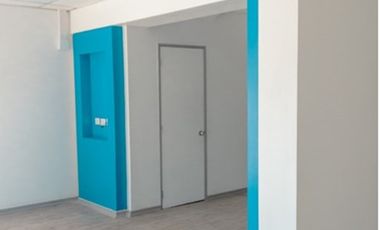 100 UF Local  246m2    4  Poniente, sector costa