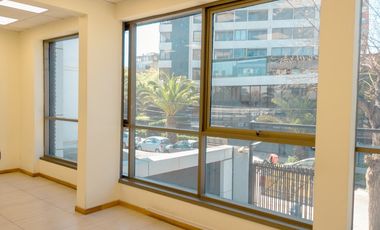 100 UF Local  246m2    4  Poniente, sector costa