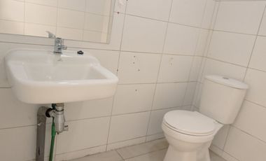 100 UF Local  246m2    4  Poniente, sector costa