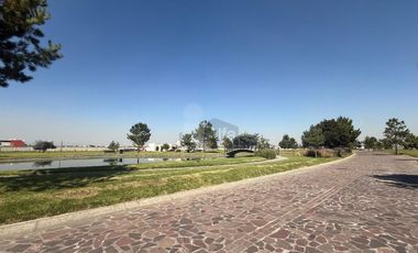 Terreno en Venta en Esquina con doble frente Condado del Valle BELARDIA, Metepec Estado de México