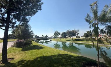 Terreno en Venta en Esquina con doble frente Condado del Valle BELARDIA, Metepec Estado de México