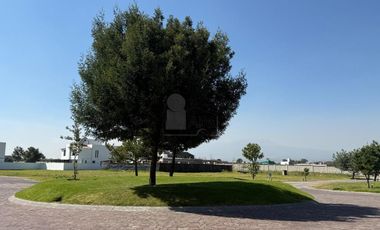 Terreno en Venta en Esquina con doble frente Condado del Valle BELARDIA, Metepec Estado de México