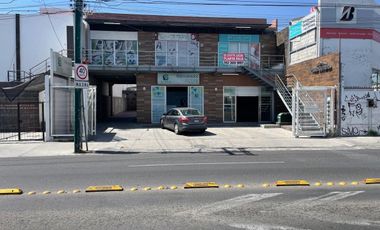 Plaza comercial en venta sobre Av. Sobrerete