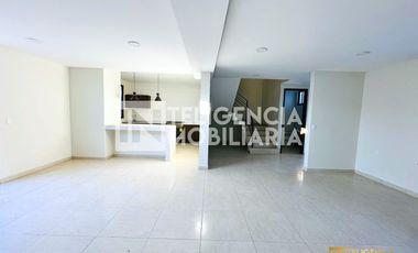CASA EN VENTA -  EN SAN LUIS HUEXOTLA