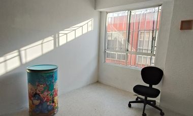 Casa en venta en Héroes Tecamac, Bosques sup.52.50 m2 3 pisos. ( SE ACEPTA INFONAVIT )