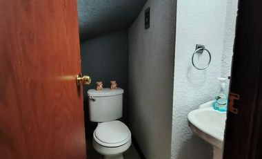 Casa en venta en Héroes Tecamac, Bosques sup.52.50 m2 3 pisos. ( SE ACEPTA INFONAVIT )