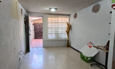 Casa en venta en Héroes Tecamac, Bosques sup.52.50 m2 3 pisos. ( SE ACEPTA INFONAVIT )