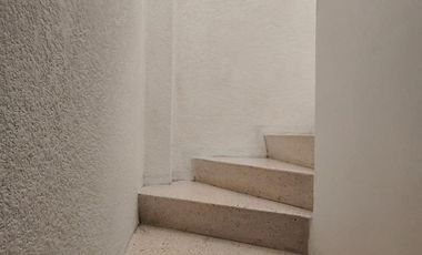 Casa en venta en Héroes Tecamac, Bosques sup.52.50 m2 3 pisos. ( SE ACEPTA INFONAVIT )