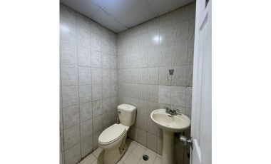 CONDADO DEL REY / PLAZA CECILIA / DIVISIONES / 92M / SOBRE VIA / VACIO