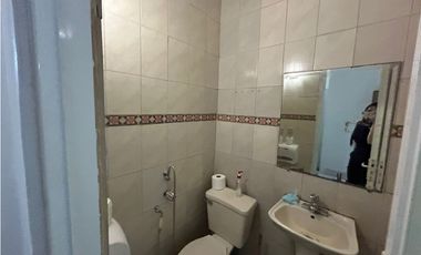 ALBROOK / LOCAL COMERCIAL / 78M / DIVISIONES / PISO MEDIO / SOBRE VIA