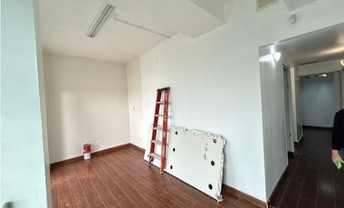 ALBROOK / LOCAL COMERCIAL / 78M / DIVISIONES / PISO MEDIO / SOBRE VIA