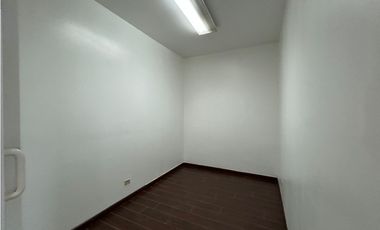 ALBROOK / LOCAL COMERCIAL / 78M / DIVISIONES / PISO MEDIO / SOBRE VIA