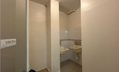 ALBROOK / LOCAL COMERCIAL / 78M / DIVISIONES / PISO MEDIO / SOBRE VIA