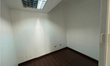 ALBROOK / LOCAL COMERCIAL / 78M / DIVISIONES / PISO MEDIO / SOBRE VIA