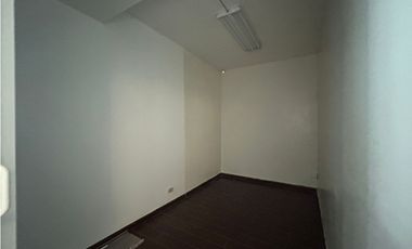 ALBROOK / LOCAL COMERCIAL / 78M / DIVISIONES / PISO MEDIO / SOBRE VIA