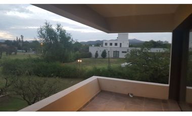 ALQUILER TEMPORARIO CASA EN CAUSANA