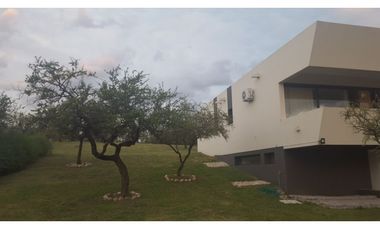 ALQUILER TEMPORARIO CASA EN CAUSANA