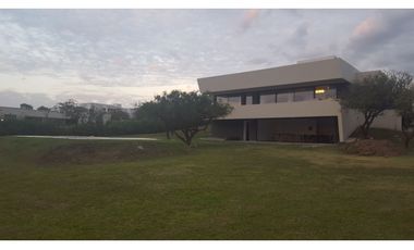 ALQUILER TEMPORARIO CASA EN CAUSANA