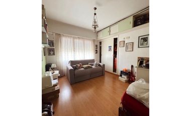 VENTA PH 3 AMB. BALCON AL FRENTE Y CONT. APTO CREDITO. PARQUE LURO