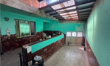 VENTA PH 4 AMB C COCHERA. AV. CASTAÑARES 1700. PARQUE CHACABUCO. CABA