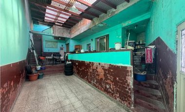 VENTA PH 4 AMB C COCHERA. AV. CASTAÑARES 1700. PARQUE CHACABUCO. CABA