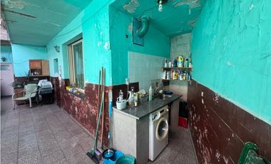 VENTA PH 4 AMB C COCHERA. AV. CASTAÑARES 1700. PARQUE CHACABUCO. CABA