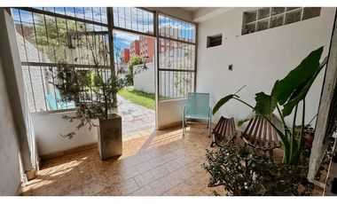 Venta de casa en calle Bavio