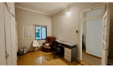 Venta de casa en calle Bavio