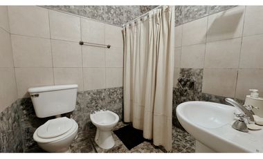 Venta de casa en calle Bavio