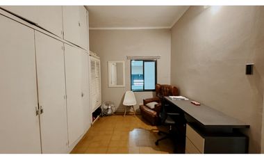 Venta de casa en calle Bavio