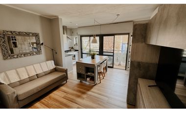 Venta de casa en calle Bavio