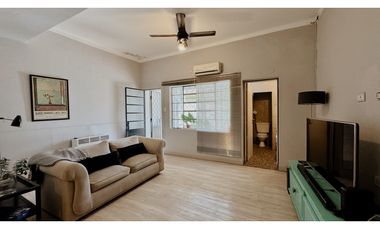 Venta de casa en calle Bavio