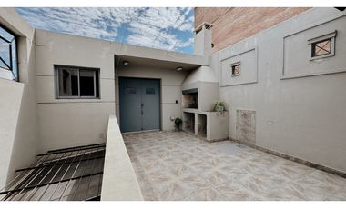 Venta de casa en calle Bavio