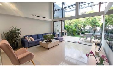 Casa en Venta en Unidad Cerrada en Envigado Sector Antillas