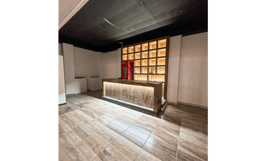 SE ARRIENDA ESPECTACULAR CASA COMERCIAL EN CABECERA