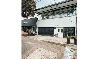 SE ARRIENDA ESPECTACULAR CASA COMERCIAL EN CABECERA