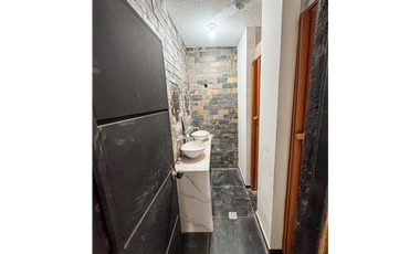 SE ARRIENDA ESPECTACULAR CASA COMERCIAL EN CABECERA