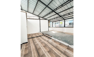 SE ARRIENDA ESPECTACULAR CASA COMERCIAL EN CABECERA