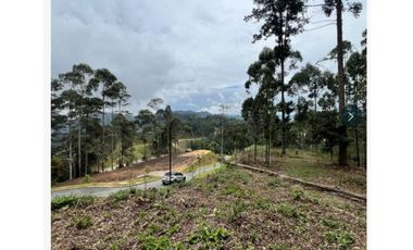 Venta de lote en el retiro