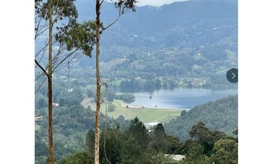 Venta de lote en el retiro