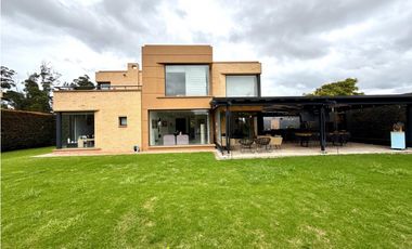 SE ARRIENDA CASA EN CAJIC